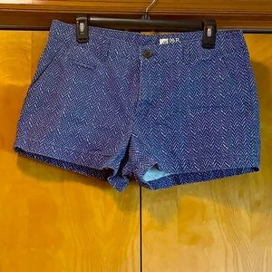 Gap blue and white shorts